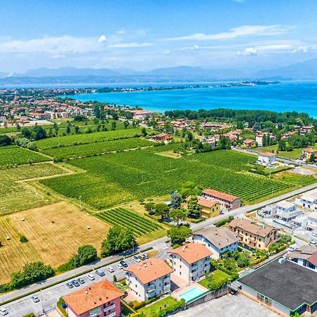Wolf House - Sirmione Holiday Екстериор снимка
