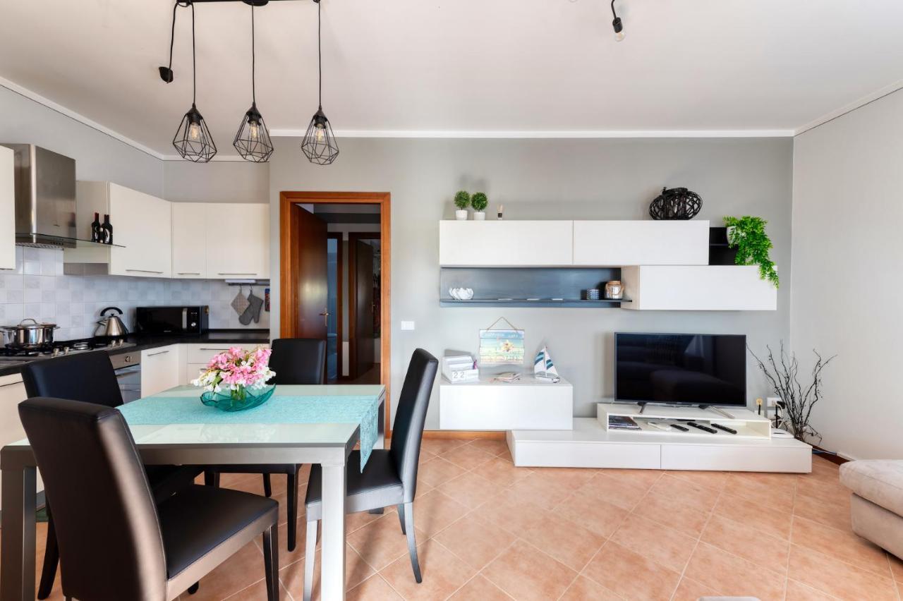 Wolf House - Sirmione Holiday Екстериор снимка