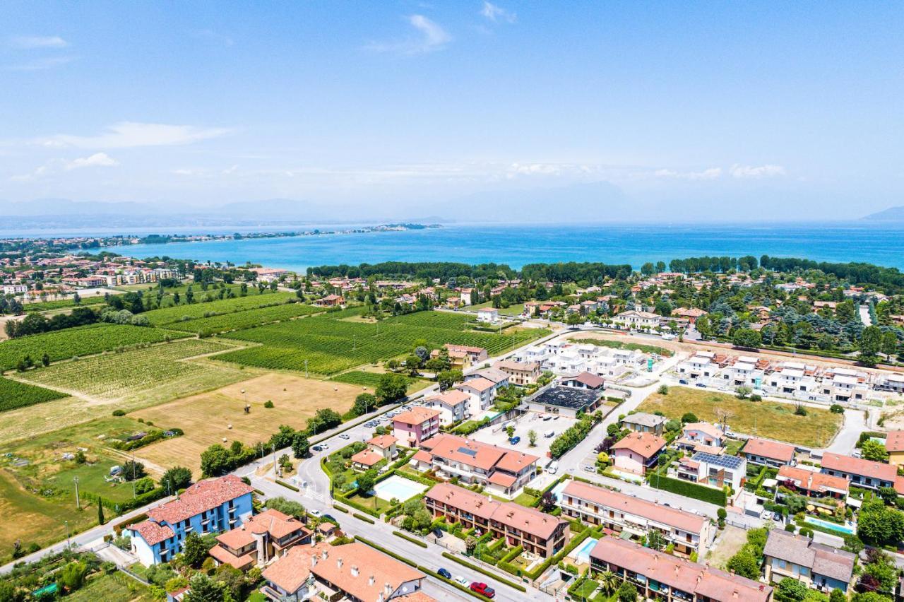 Wolf House - Sirmione Holiday Екстериор снимка