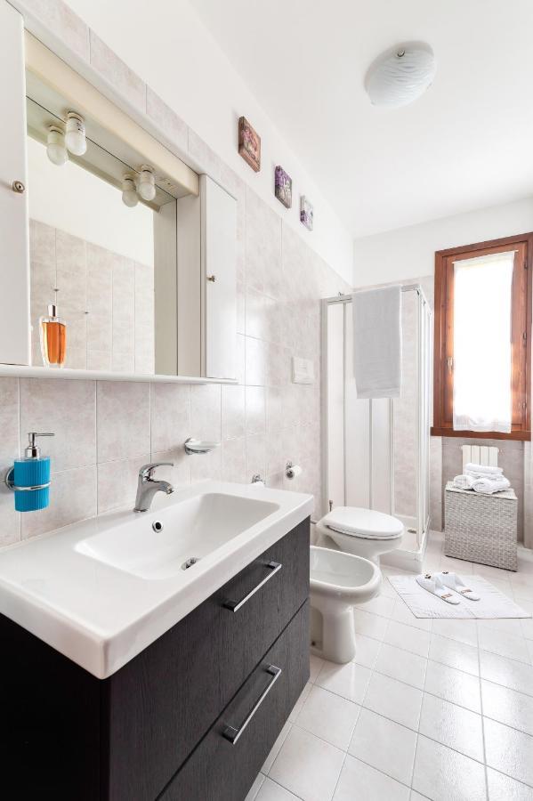 Wolf House - Sirmione Holiday Екстериор снимка