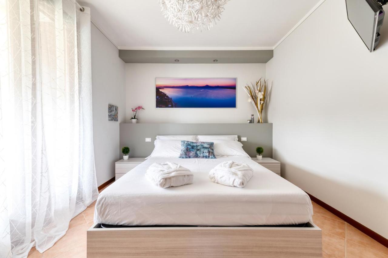 Wolf House - Sirmione Holiday Екстериор снимка