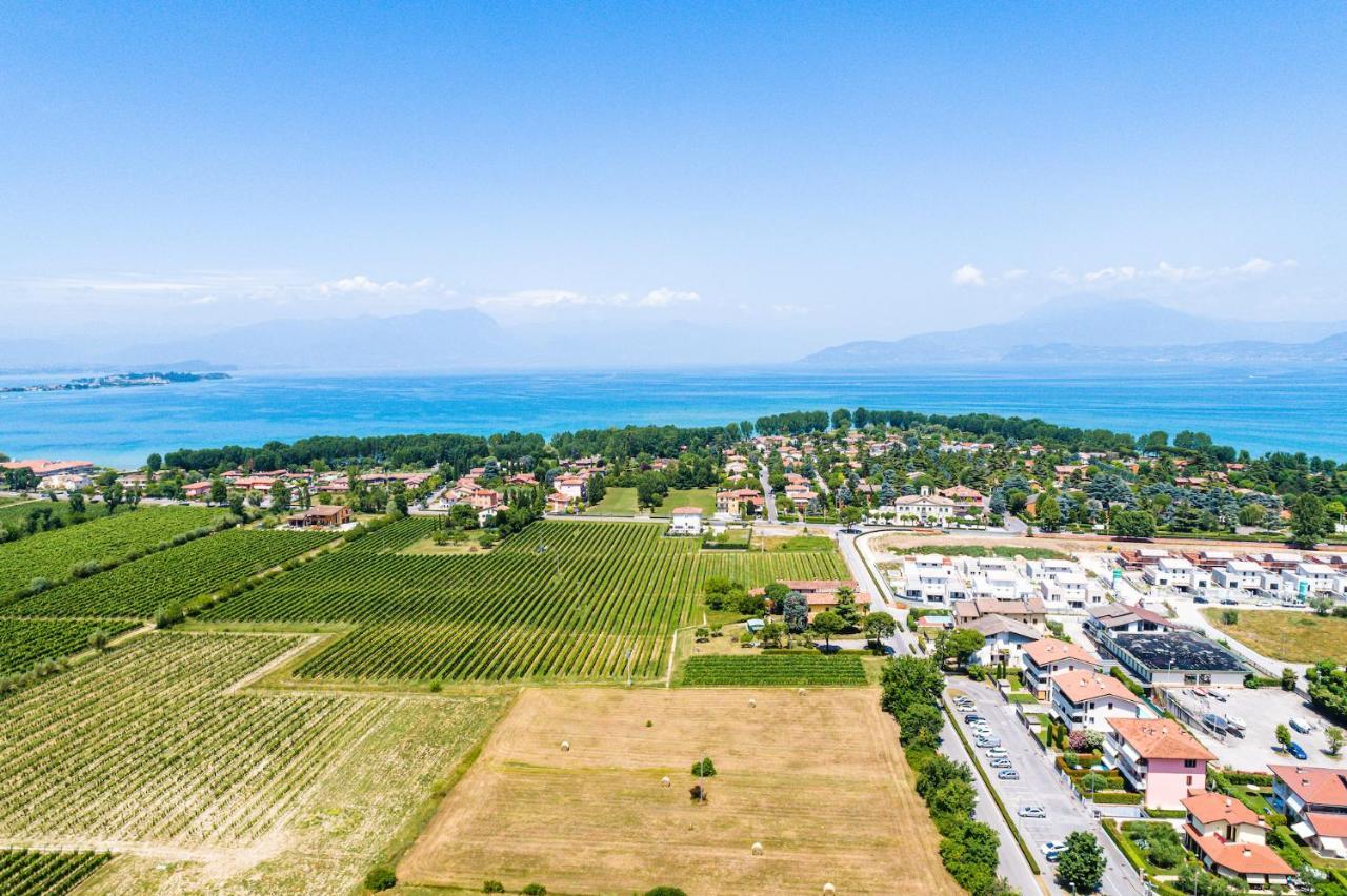 Wolf House - Sirmione Holiday Екстериор снимка