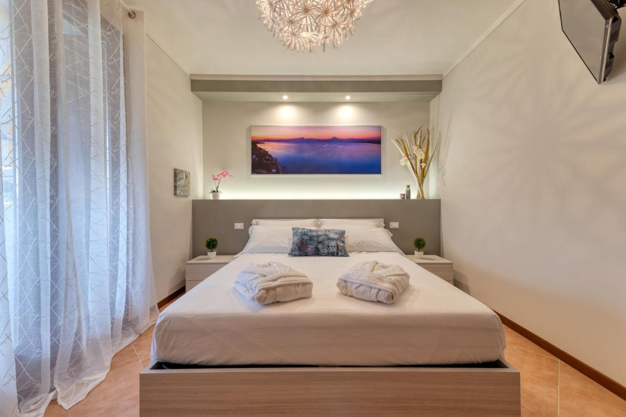 Wolf House - Sirmione Holiday Екстериор снимка