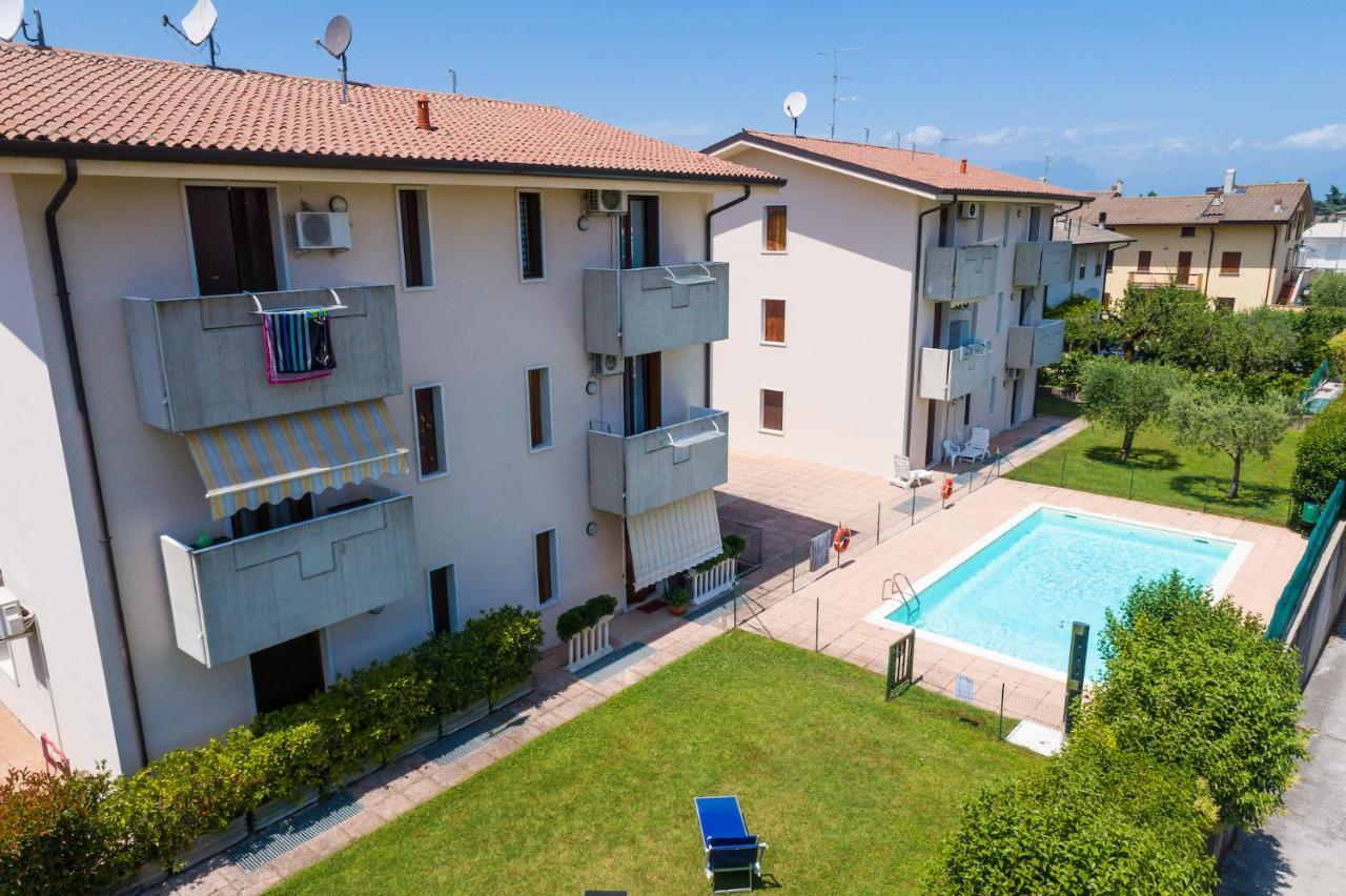 Wolf House - Sirmione Holiday Екстериор снимка