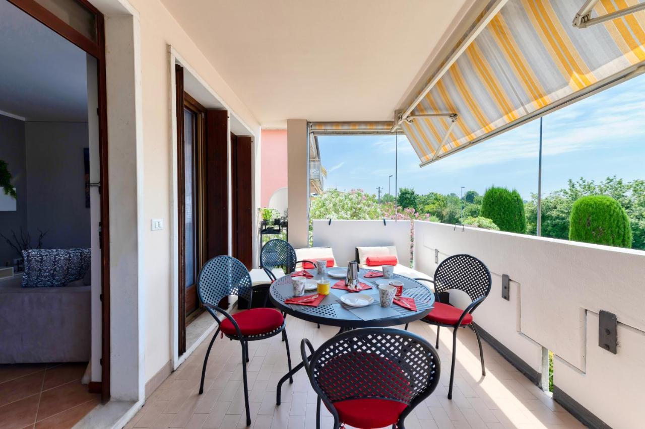Wolf House - Sirmione Holiday Екстериор снимка