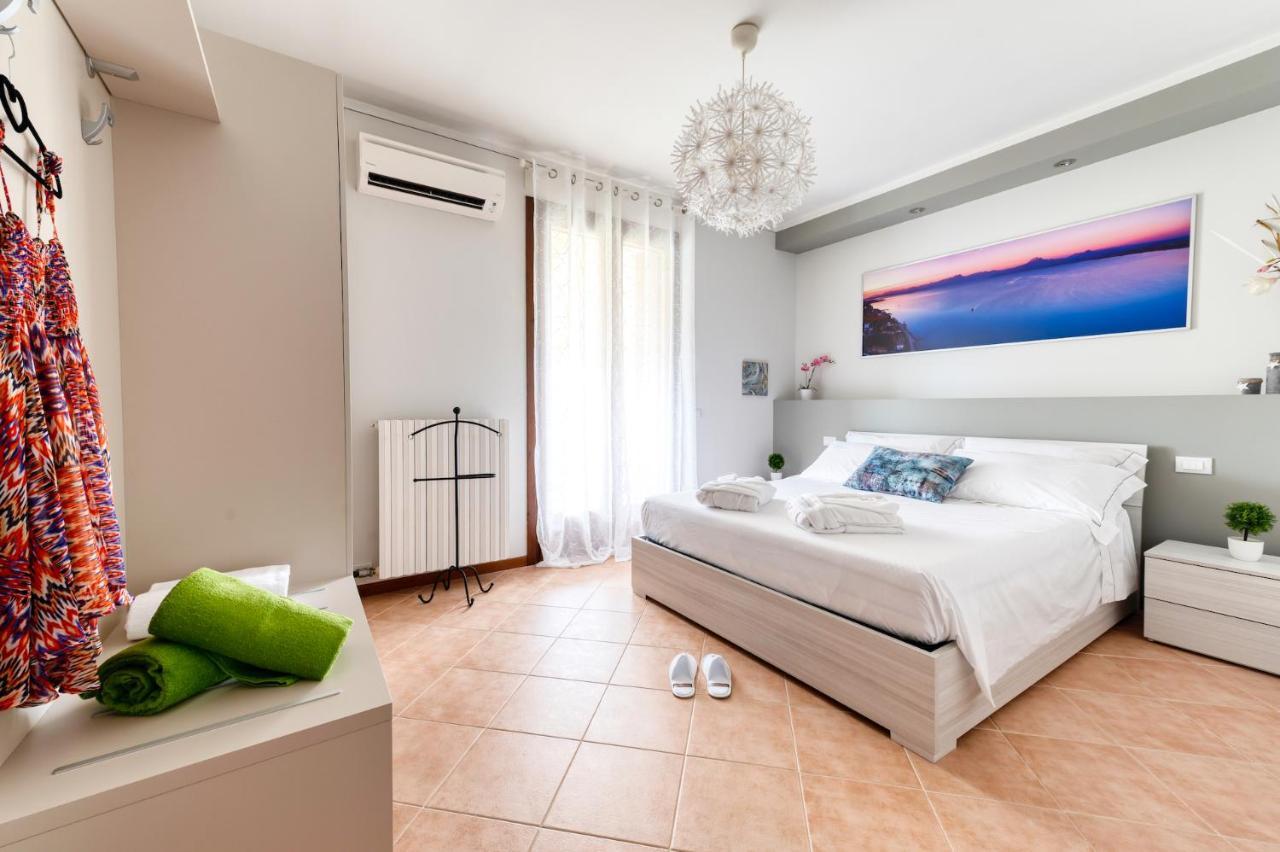 Wolf House - Sirmione Holiday Екстериор снимка