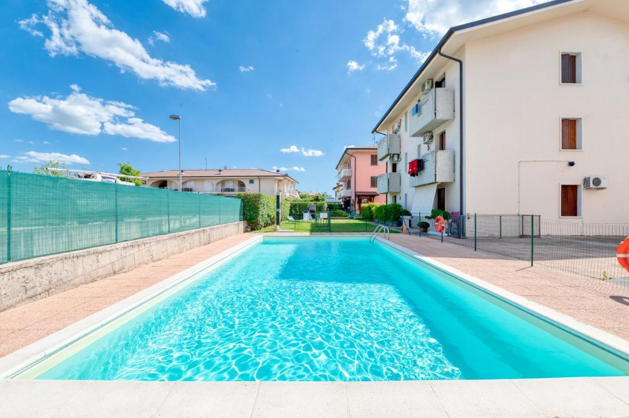 Wolf House - Sirmione Holiday Екстериор снимка