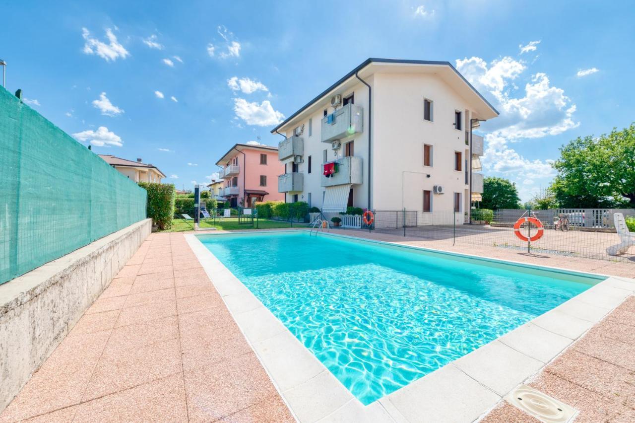 Wolf House - Sirmione Holiday Екстериор снимка