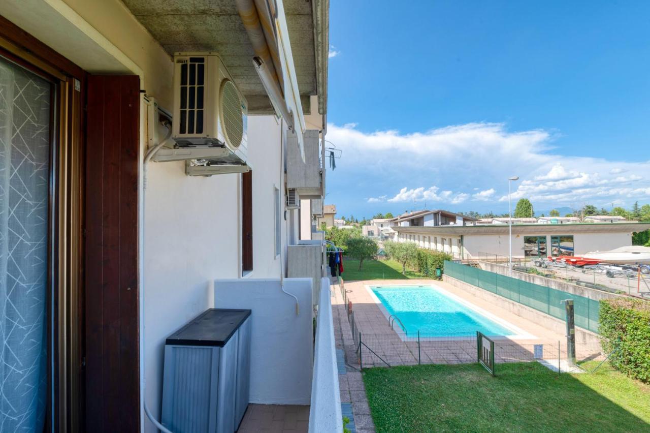 Wolf House - Sirmione Holiday Екстериор снимка