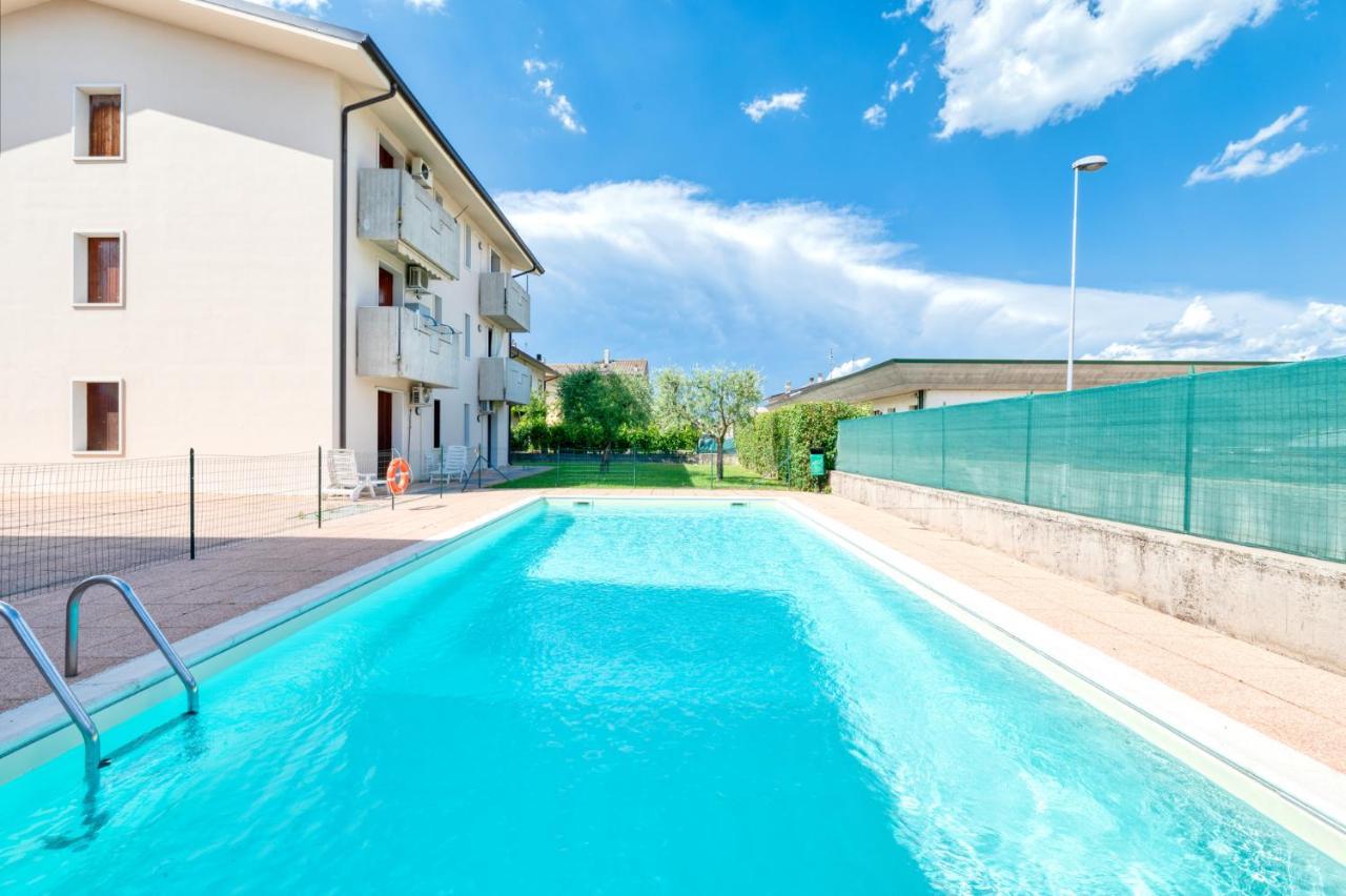 Wolf House - Sirmione Holiday Екстериор снимка